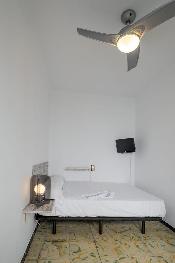 L'Hostalet Guesthouse Пинеда-де-Мар Экстерьер фото